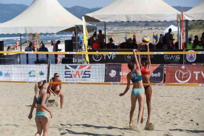 Avrupa U20 Plaj Voleybolu Şampiyonası Selçuk’ta Başladı