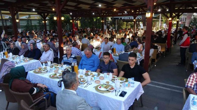 Vali Ergün, Şehit Ailesi Ve Gazilerle Bir Araya Geldi
