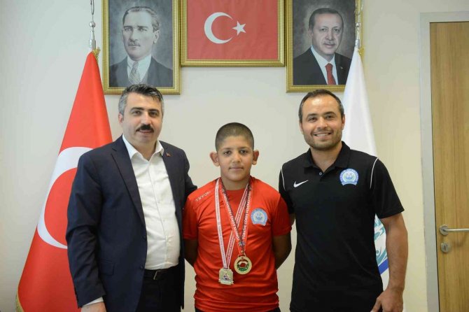 Güreş Müsabakalarında ’Yıldırım’ Fırtınası