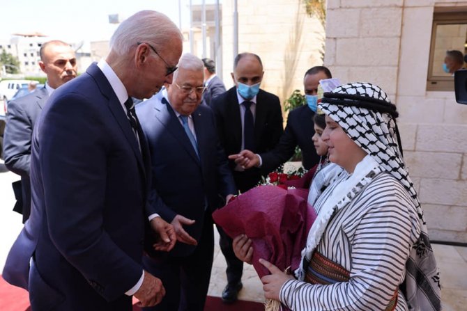Biden, Filistin Devlet Başkanı Abbas’la Görüştü