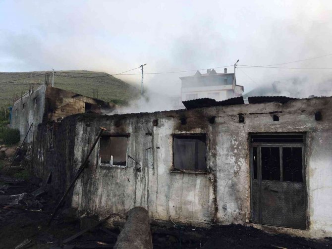 Ardahan’da Korkutan Yangın