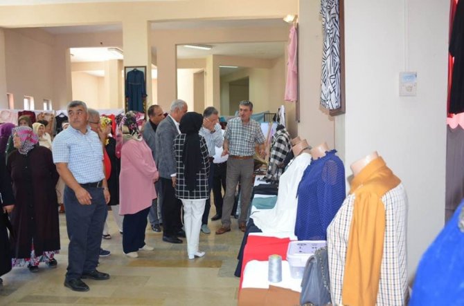 Bayırköy’de Dikiş Kursu Yıl Sonu Sergisi Açıldı