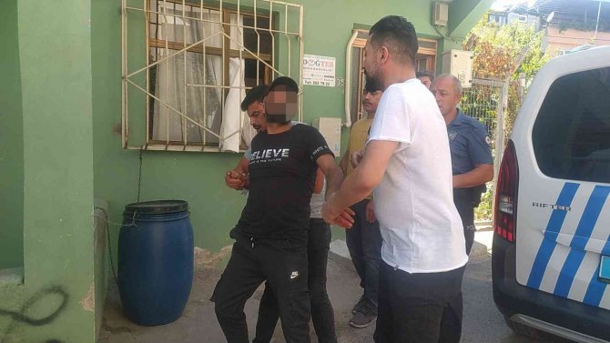 Bursa’da Ailesine Kızdı, Bıçakla Kendini Rehin Aldı