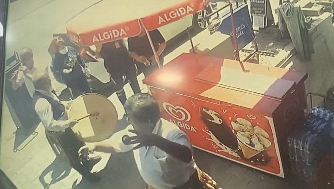 İ̇stanbul’da Pes Dedirten Olay: Bir Yanda Davullu Gelin Karşılama, Diğer Yanda Yaralı Çocuğa Müdahale