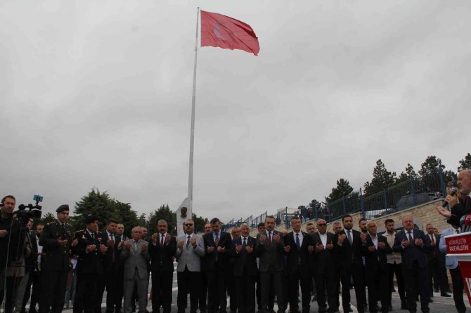 Yenilenen Çorum Şehitliği Dualarla Ziyarete Açıldı