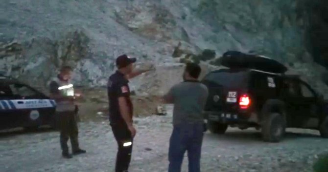 Kanyonda Mahsur Kalan 2 Kişi İçin Çalışma Başlatıldı