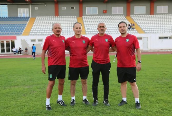 Efeler 09 Spor, Sahaya İndi