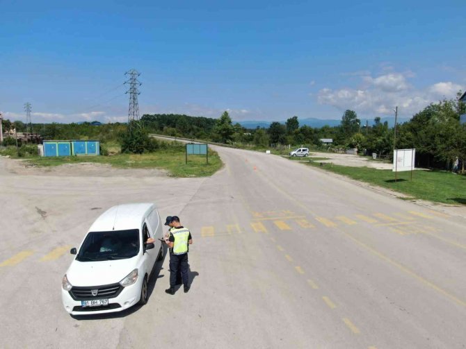 Kırmızı Işıkta Geçenler Drona Takıldı