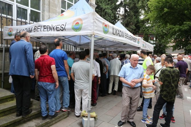 Başkan Demirtaş 15 Temmuz Şehitleri İçin 3 Bin Lokma Tatlısı İkram Etti