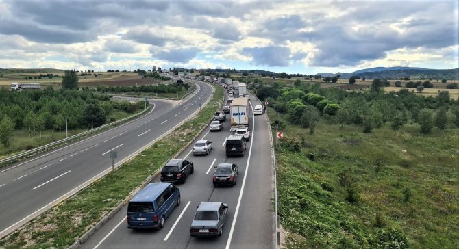 Bayram Dönüşü Başladı, 50 Kilometrelik Araç Kuyruğu Oluştu