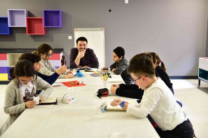 Kadıköy’de Çocuklar İçin Yaz Atölyeleri Başlıyor
