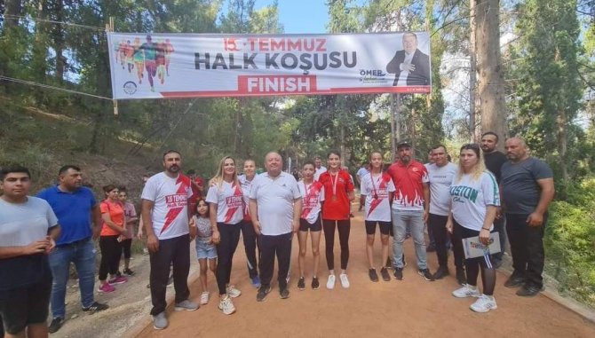 Milli Atlet Nagihan Karadere, ’15 Temmuz Halk Koşusu’na Katıldı