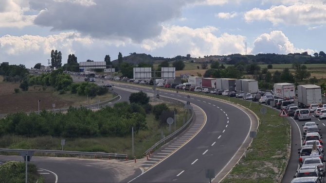 Bayram Dönüşü Başladı, 50 Kilometrelik Araç Kuyruğu Oluştu