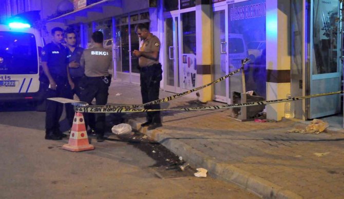 Silahla Şakalaşırken Kazayla Kuzenini Vurdu