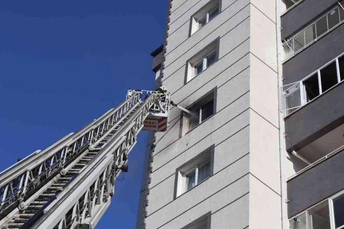 Kayseri’de İlginç Olay: Önce Çelik Kasayı Attı, Sonra Evi Yaktı