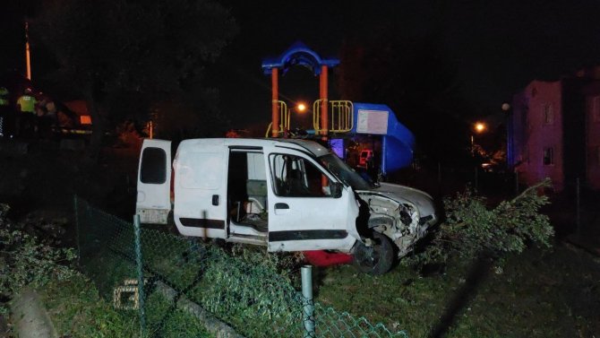Kocaeli’de Araç Çocuk Parkına Uçtu: 1 Ölü, 1 Yaralı