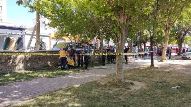 Adliye Binası Yanında Ölü Bulundu
