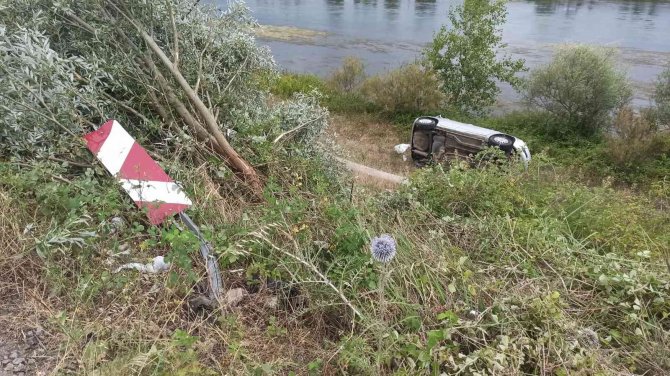 Otomobil Takla Attı: 3 Yaralı