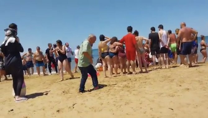 Sarıyer’de Plajda Korku Dolu Anlar: Kalp Masajı Yapılırken Şoka Giren Anneyi Tokatladı