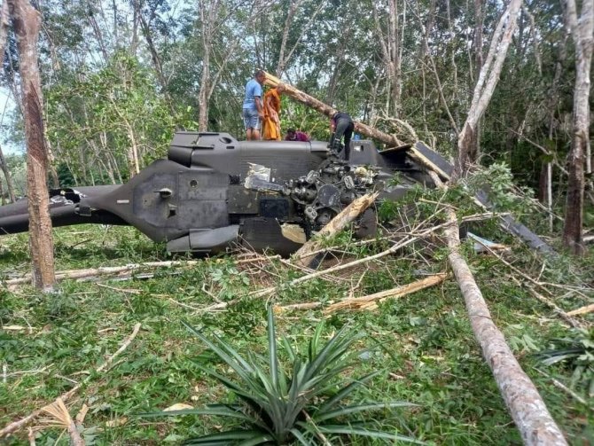Tayland’da Askeri Helikopter Ormanlık Alana Düştü