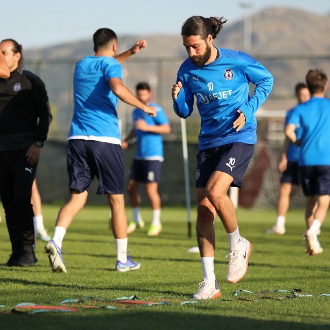 Afyonspor’da Alt Yapıdan Yetişen Oyuncular A Takımıyla Antrenmana Çıktı