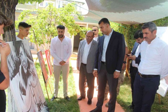 Muradiye’de 15 Temmuz Konulu Resim Ve Fotoğraf Sergisi