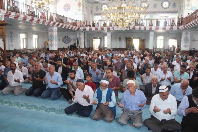 Muradiye’de 15 Temmuz Şehirleri İçin Mevlit Okutuldu