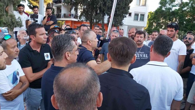 Öldürülen Yakınları İçin Adliye Önünde Toplandılar