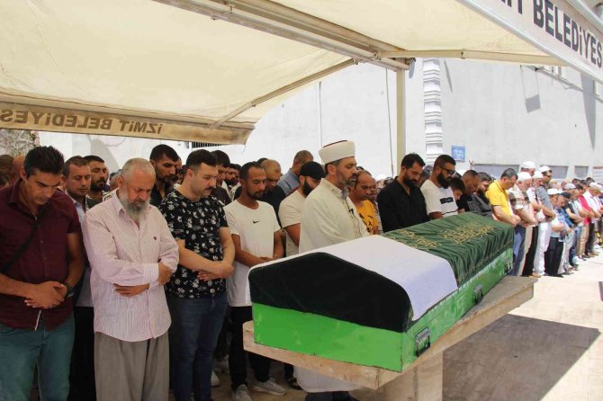 Feci Kazada Ölen Gencin Paylaşımı Yürekleri Sızlattı