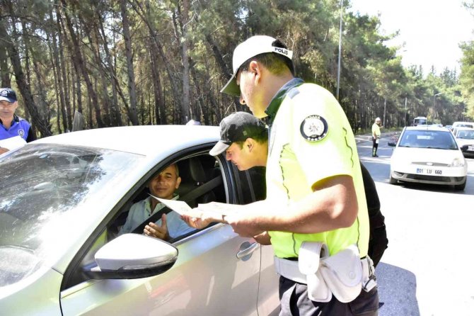 Trafik Polisleri Ormanların Yanmaması İçin Uyardı