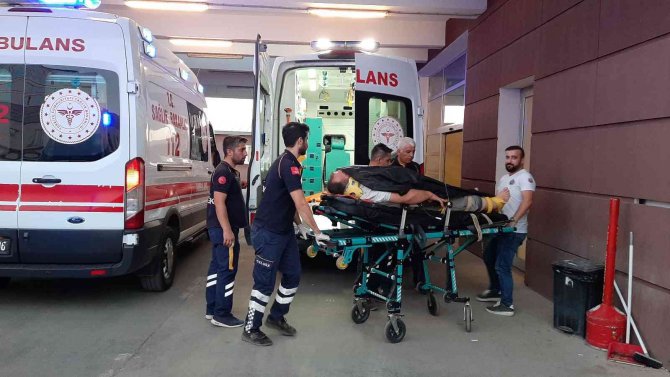 Adıyaman’da Araç Uçurumdan Yuvarlandı: 2’si Çocuk 6 Yaralı