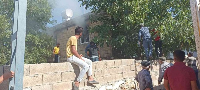 Besni’de Korkutan Yangın