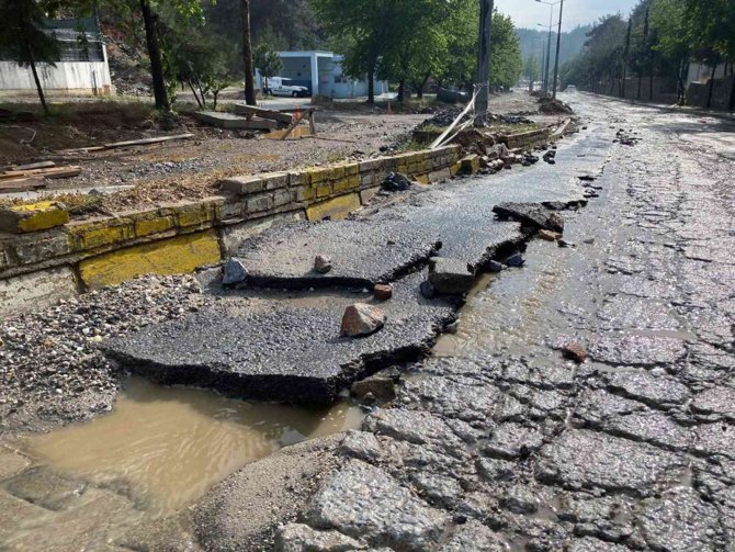 Ak Parti Muğla Milletvekili Gökcan’dan Büyükşehir’e Yol Tepkisi