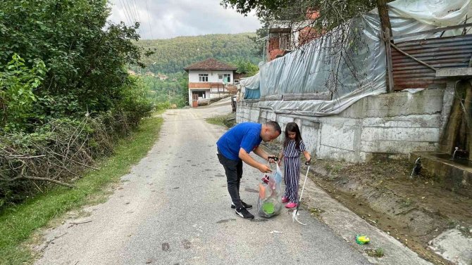 Gurbetçi Ailenin Geleneksel Çevre Temizliği Devam Etti