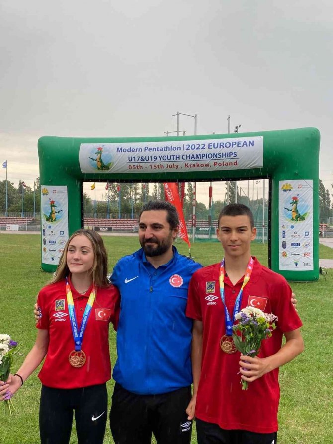 Bursalı Sporculardan Polonya’da Büyük Başarı