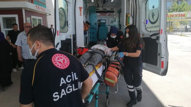 İ̇ki Motosiklet Kafa Kafaya Çarpıştı: 3 Yaralı