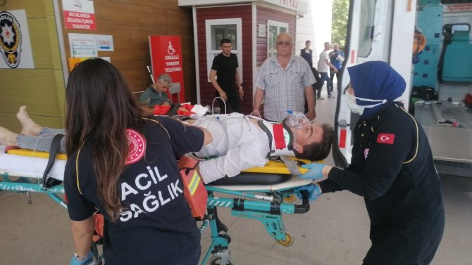 İ̇ki Motosiklet Kafa Kafaya Çarpıştı: 3 Yaralı