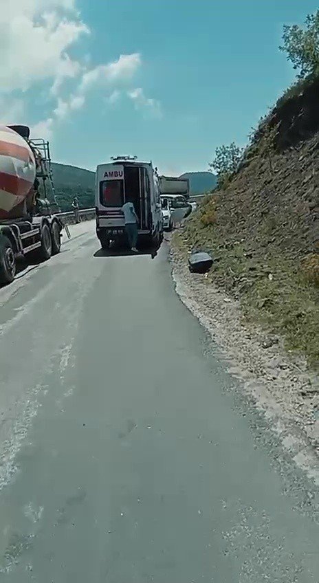 Virajı Alamayan Tır Devrildi: 1 Yaralı