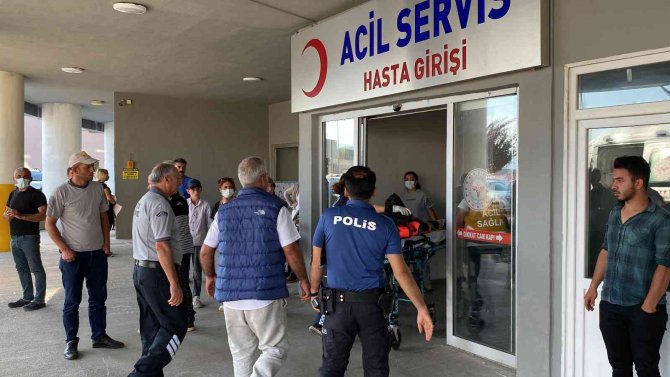 Erzincan’da Trafik Kazası: 1’i Çocuk 5 Yaralı