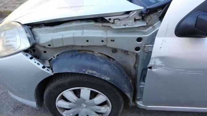 Maltepe’de Anne Kıza Maganda Kabusu: Kamyonetle Sıkıştırıp Araçlarına Çarpıp Kaçtılar