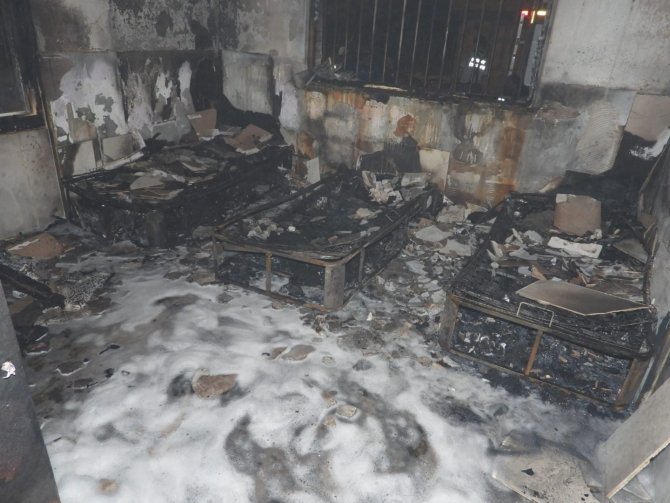 Hatay’da Yanan Ev Kullanılamaz Hale Geldi