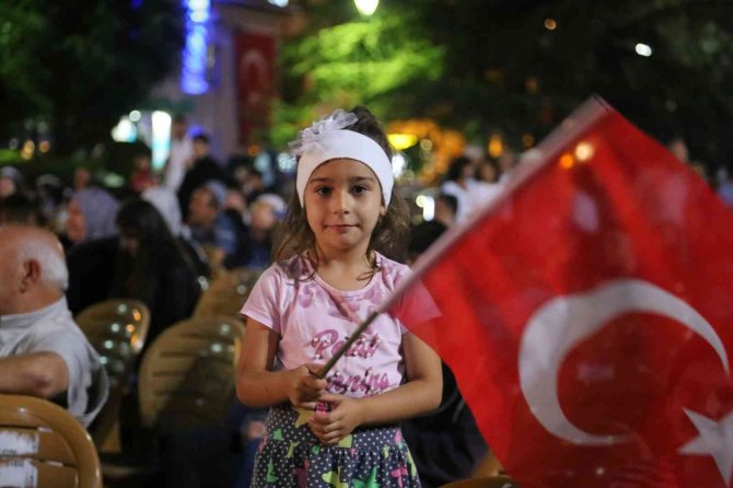 Hain Darbe Girişiminin 6’ncı Yılında Yüzlerce Vatandaş Kastamonu’da Tek Yürek Oldu