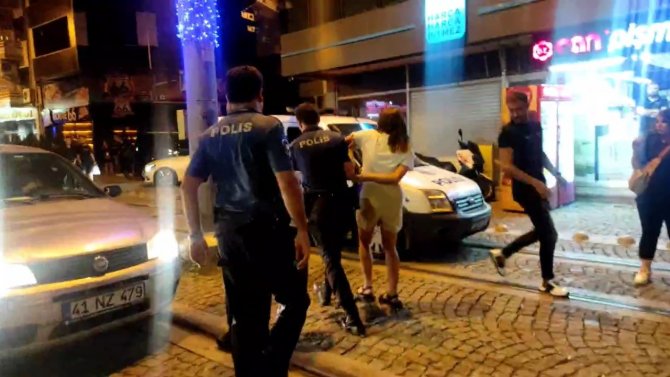 Alkollü Mekanda Kavga Çıkaran Çift Gözaltına Alındı