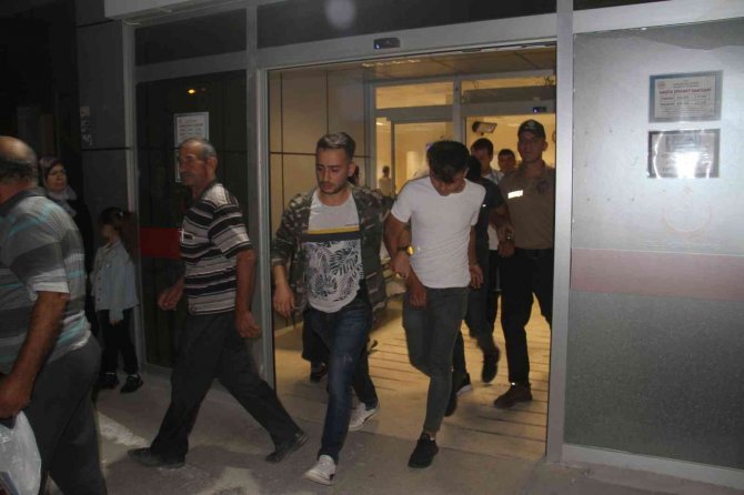 Tartışmada Bıçaklanarak Yaralandı