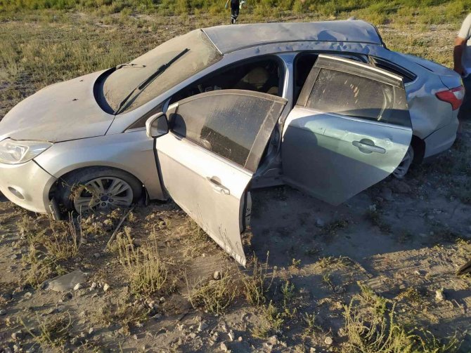 Refüje Çarpan Otomobil Takla Attı: 4 Yaralı