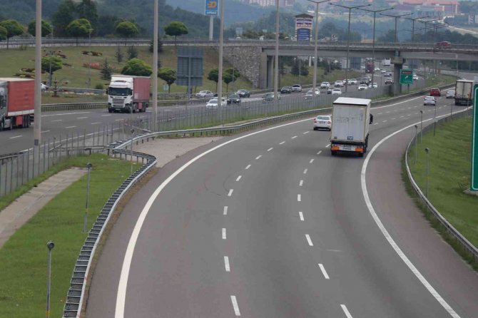 Tem’in Bolu Geçişinde Tatilcilerin Dönüş Yoğunluğu Başladı