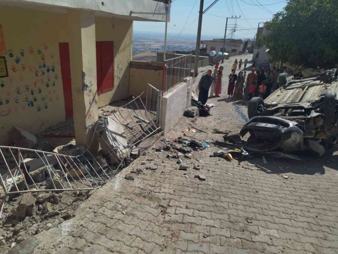 Çocuklara Çarpmamak İçin Manevra Yapan Sürücü Hayatını Kaybetti