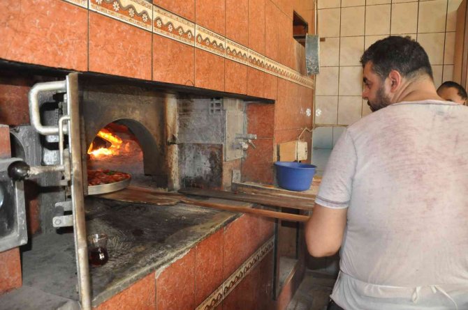 Mardin’de 50 Dereceyi Bulan Sıcaklar Vatandaşı Bunaltıyor