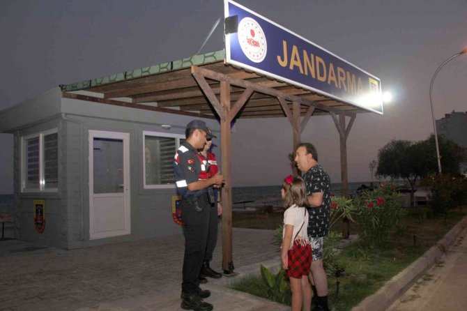 Mersin’de Jandarma Sahillere Asayiş Noktası Kurdu
