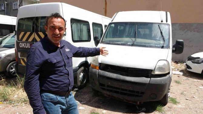 Pendik’te Baba Yadigarı Aracı Yağmaladılar